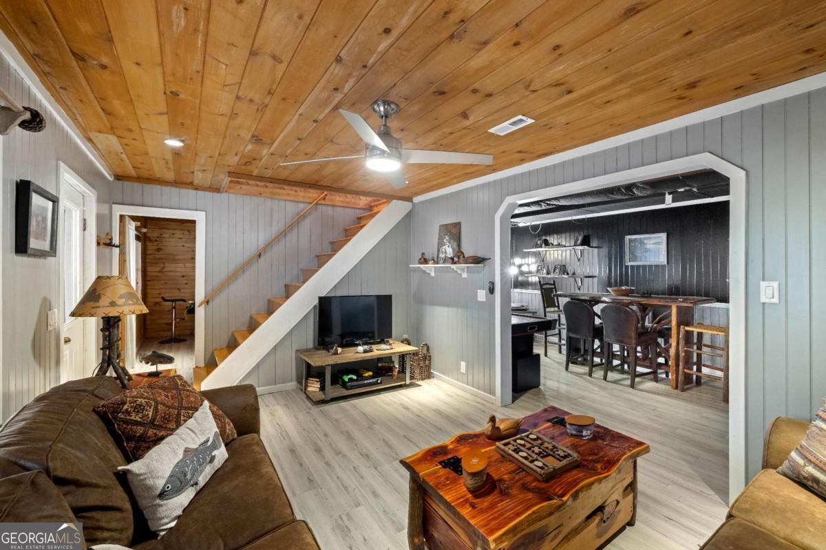 100 Stanley Creek Crossing