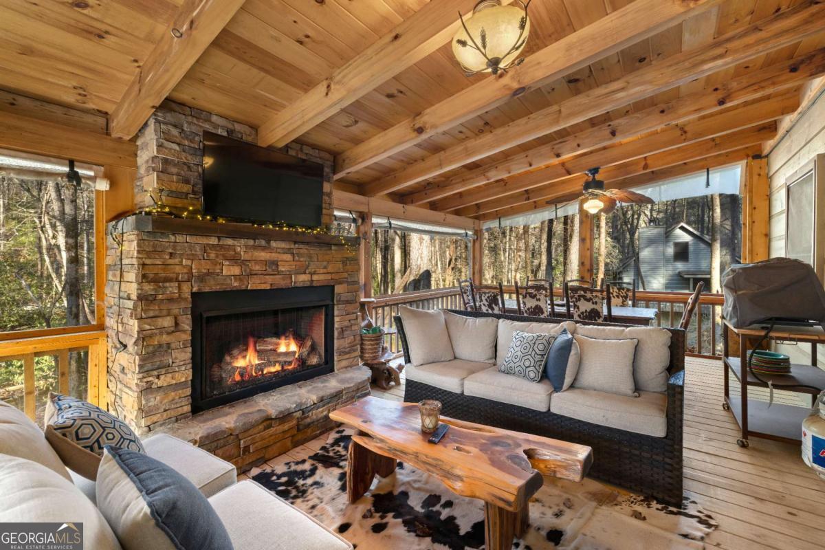 100 Stanley Creek Crossing