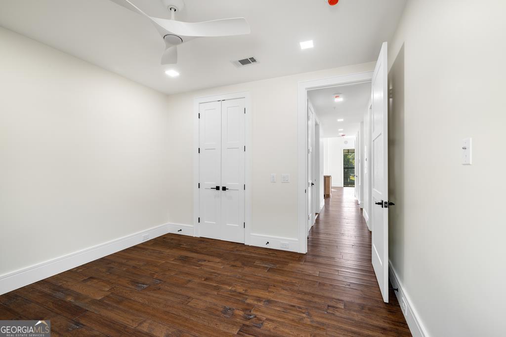 1281 E Main Street # 3