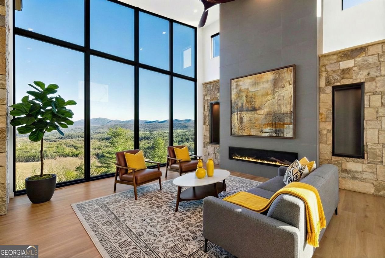 452 Summit Trace