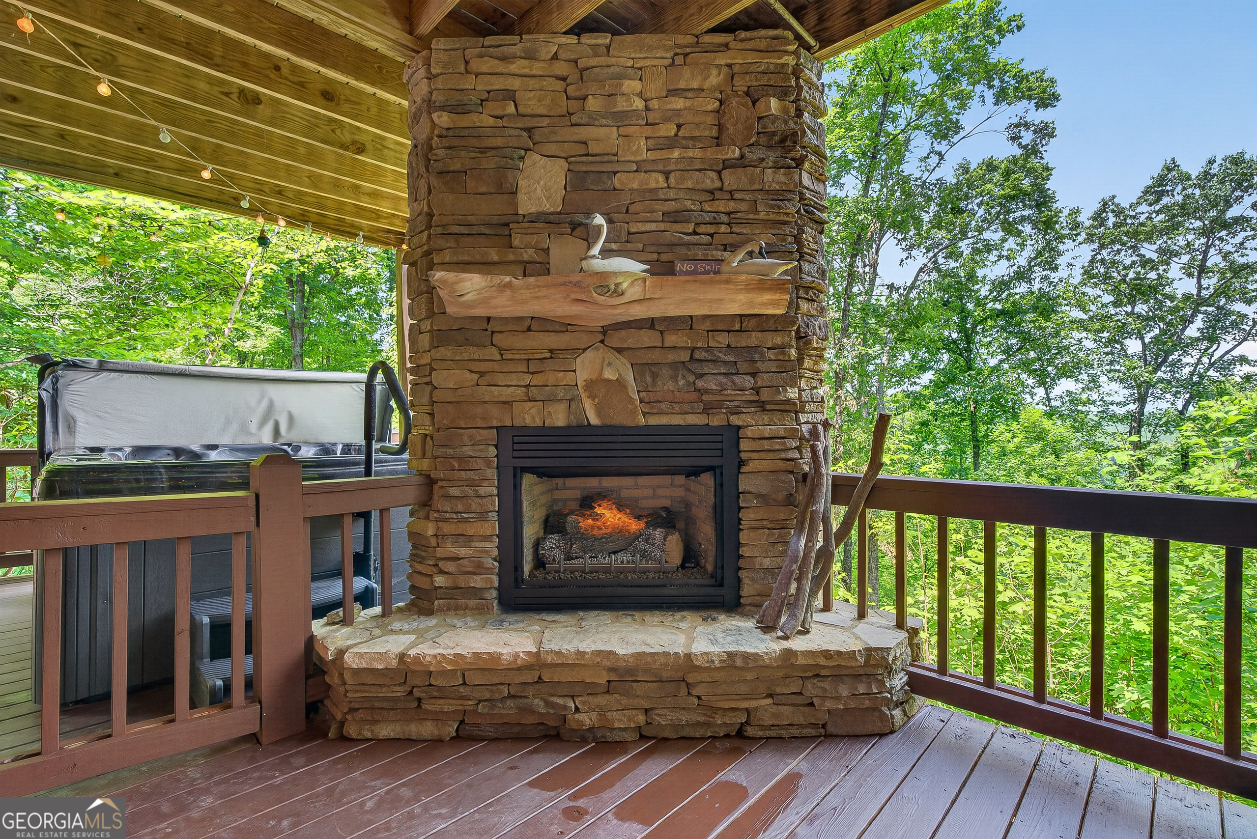 649 Weaver Creek Way