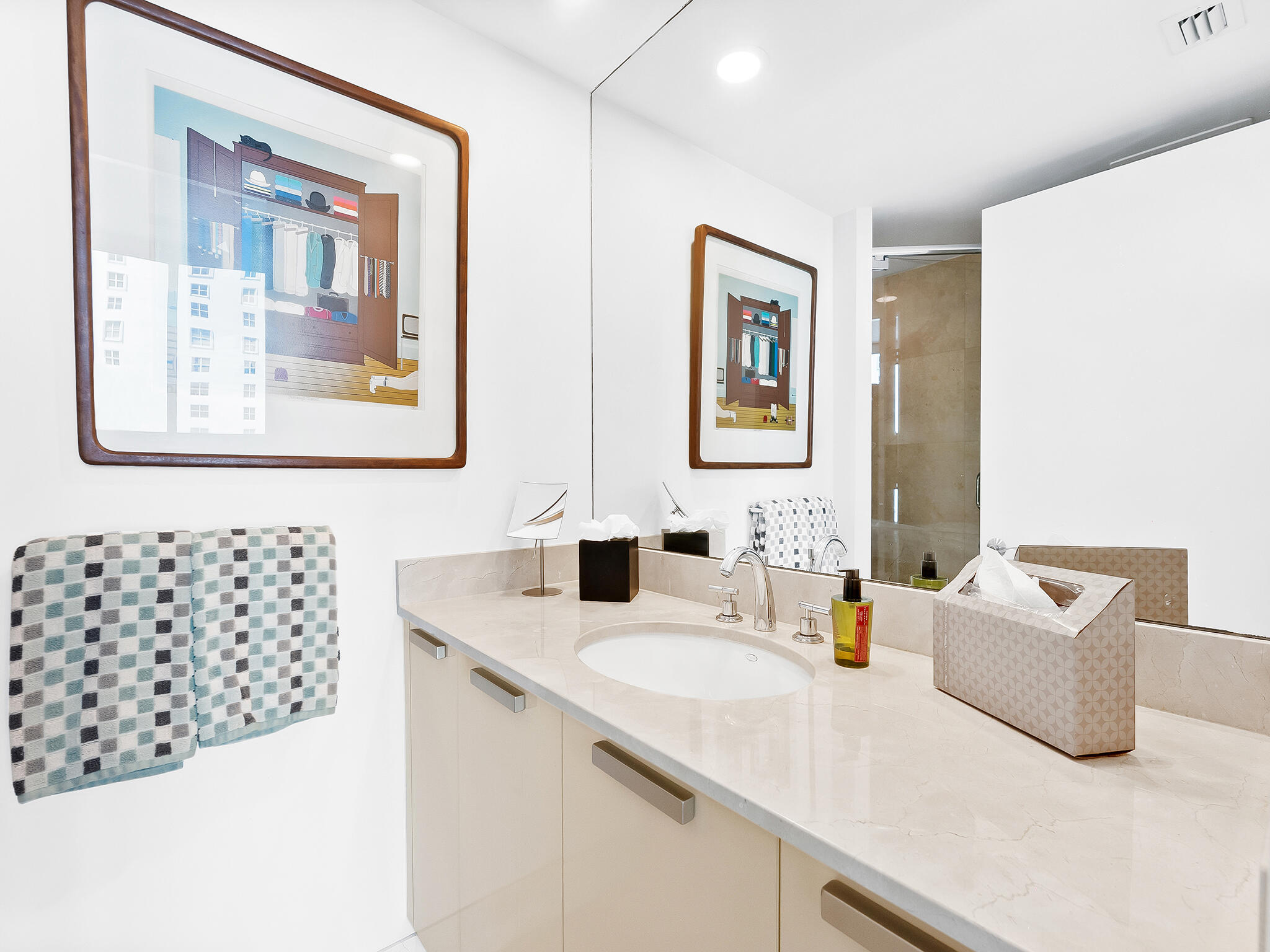 715 Bayshore Drive 606