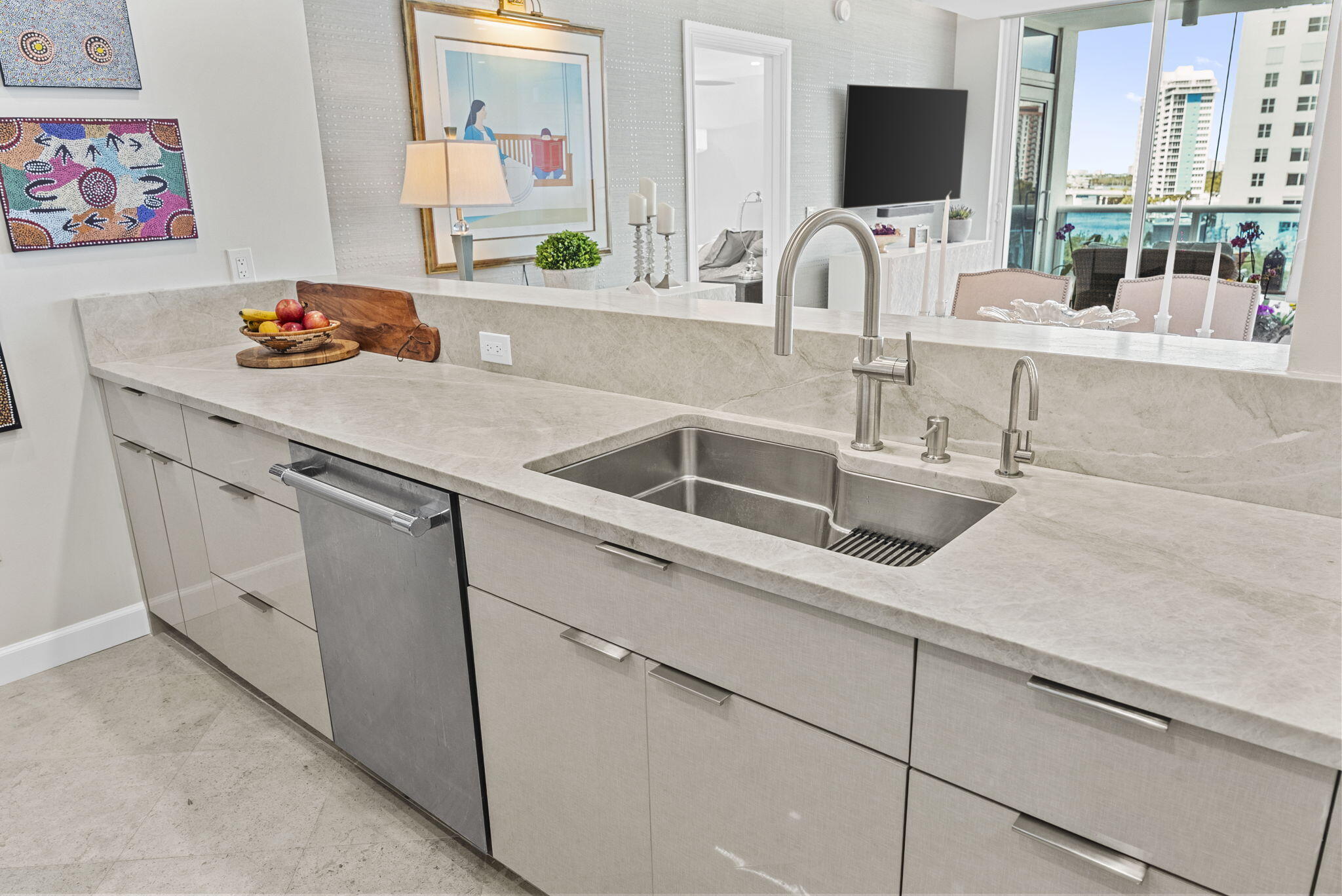 715 Bayshore Drive 606