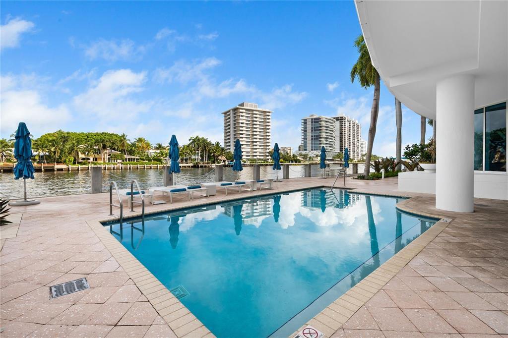715 Bayshore Drive 606