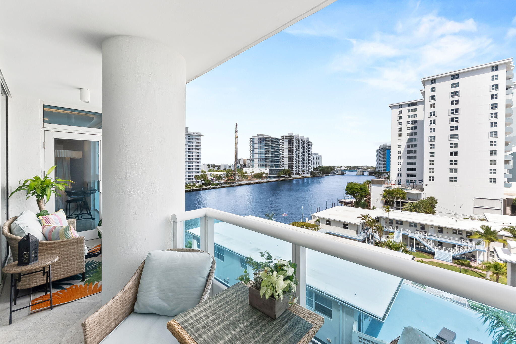 715 Bayshore Drive 606