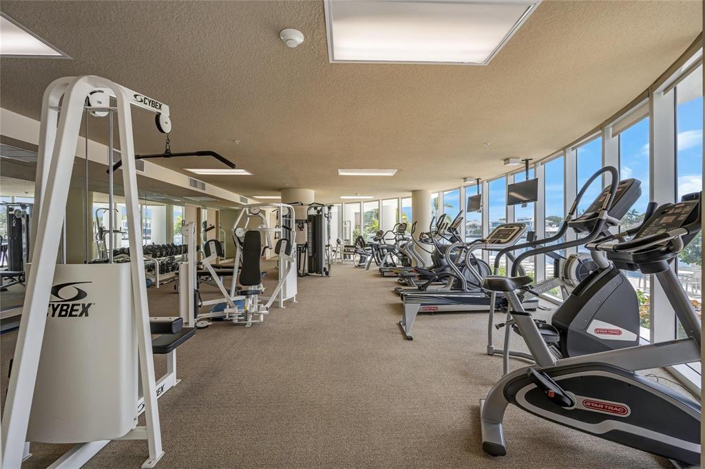 715 Bayshore Drive 606