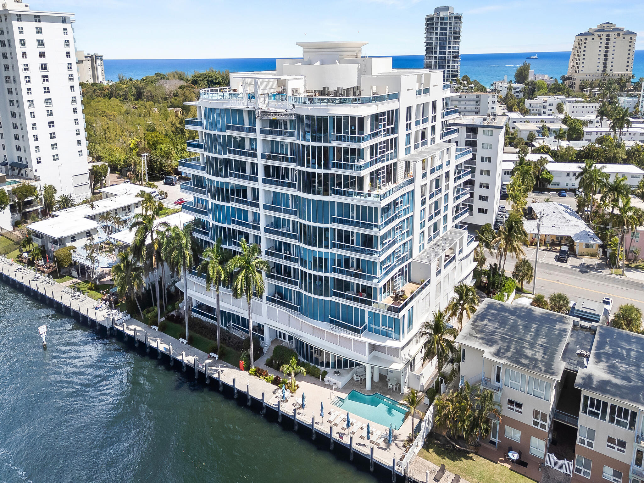 715 Bayshore Drive 606
