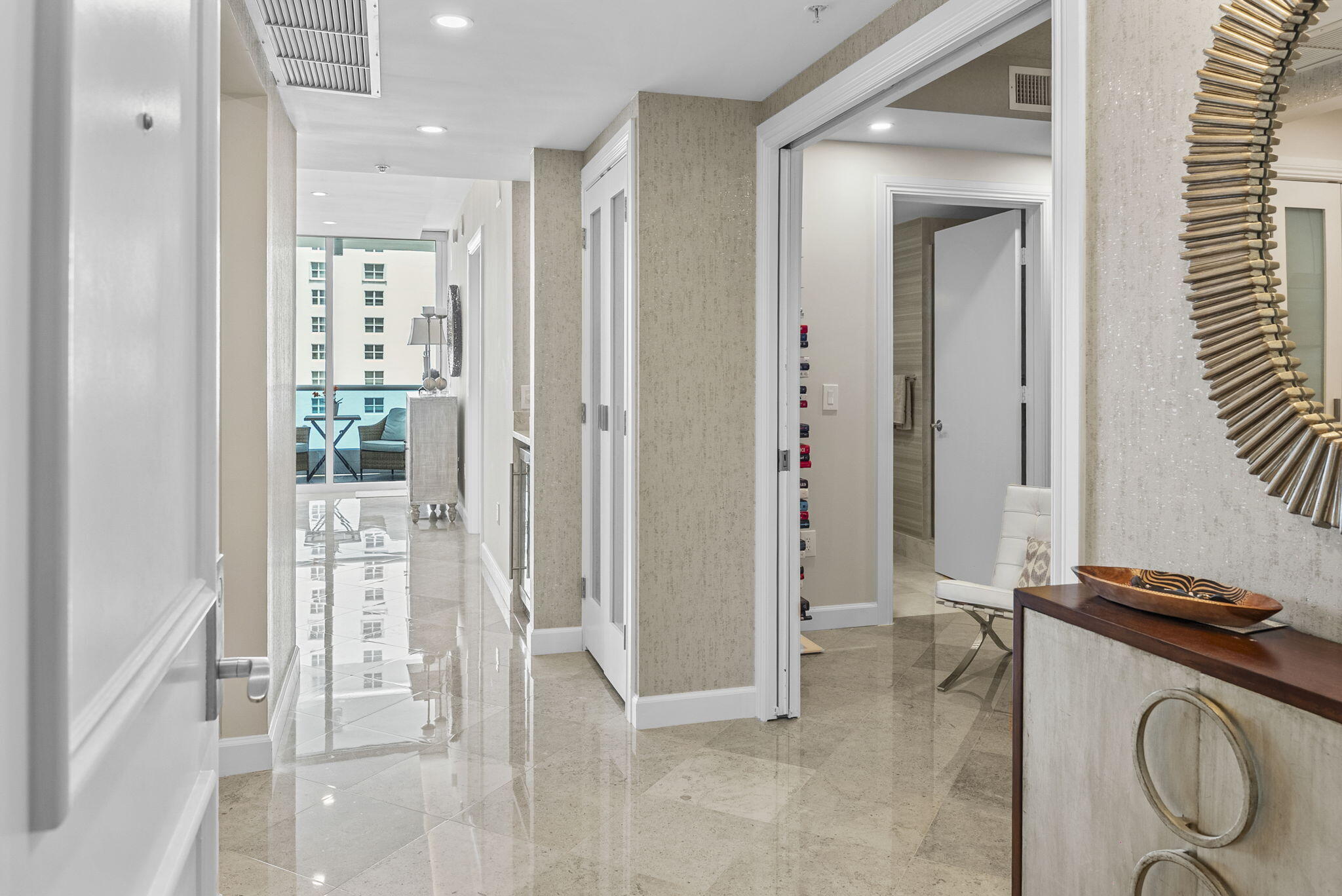 715 Bayshore Drive 606