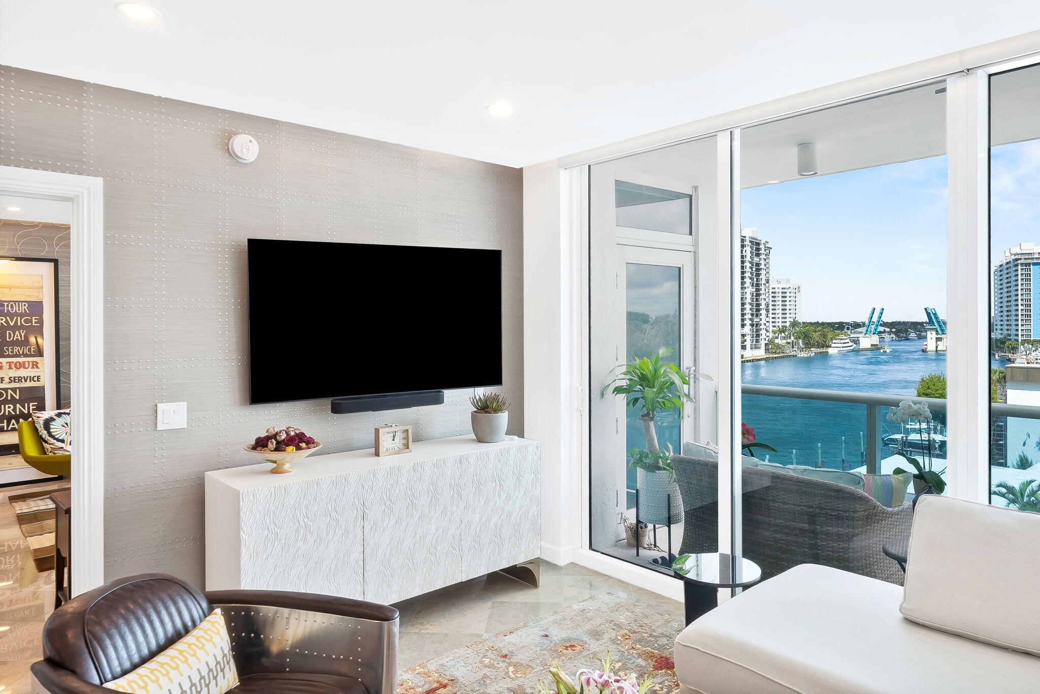 715 Bayshore Drive 606