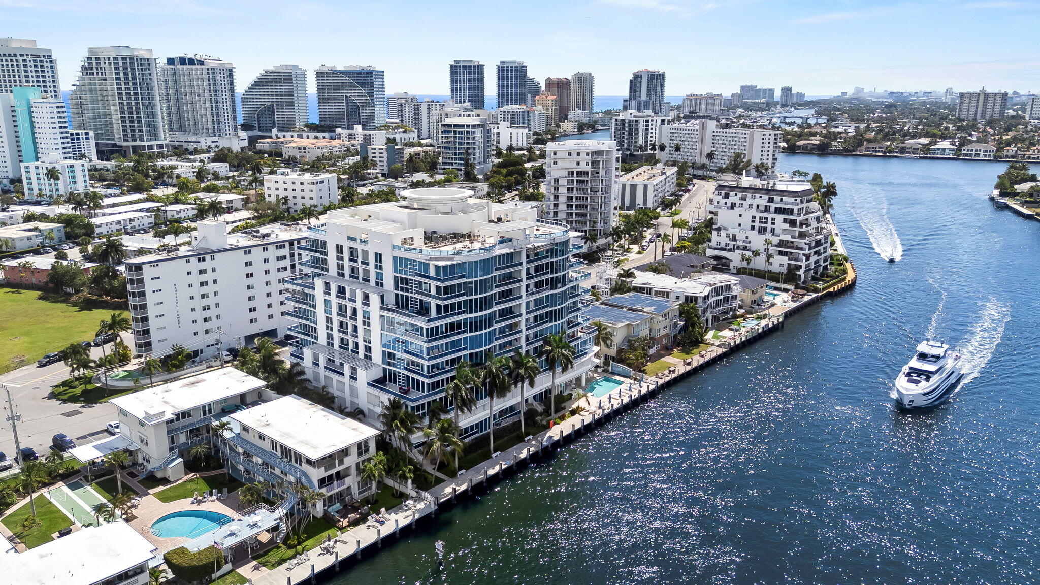 715 Bayshore Drive 606