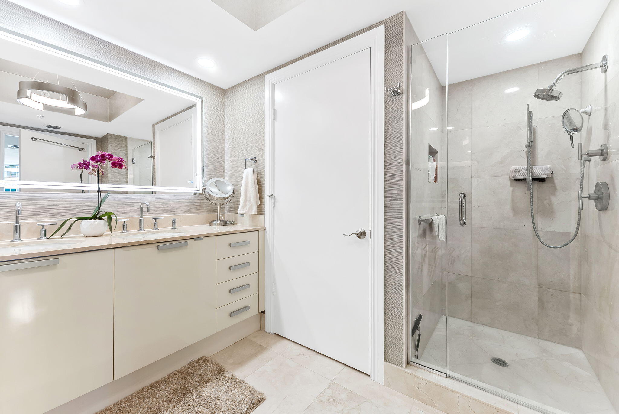 715 Bayshore Drive 606