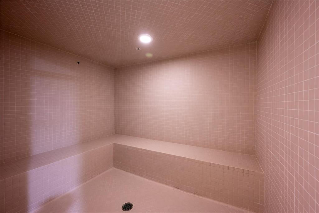 715 Bayshore Drive 606