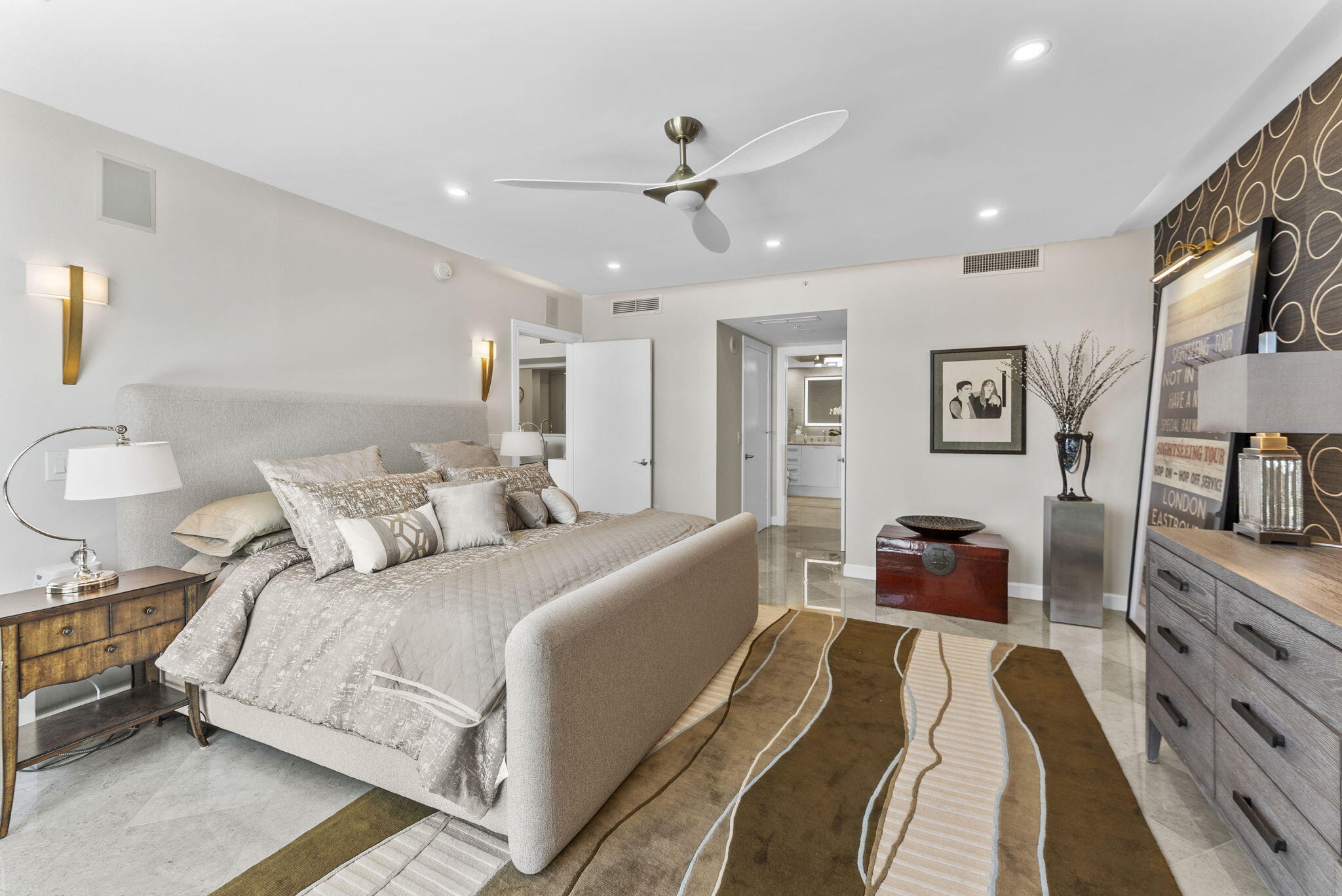 715 Bayshore Drive 606