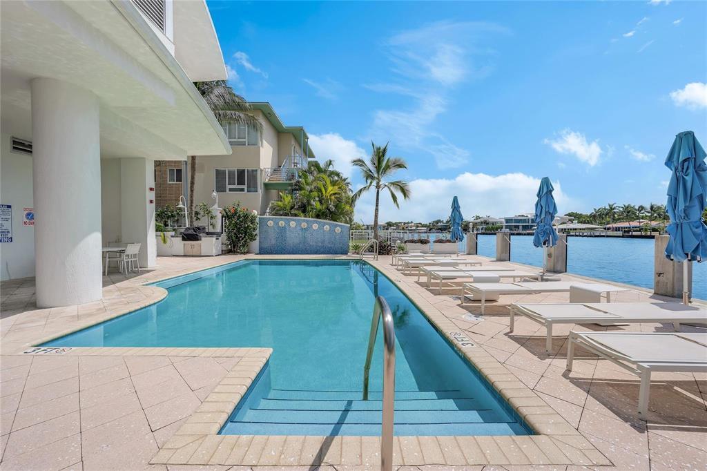 715 Bayshore Drive 606