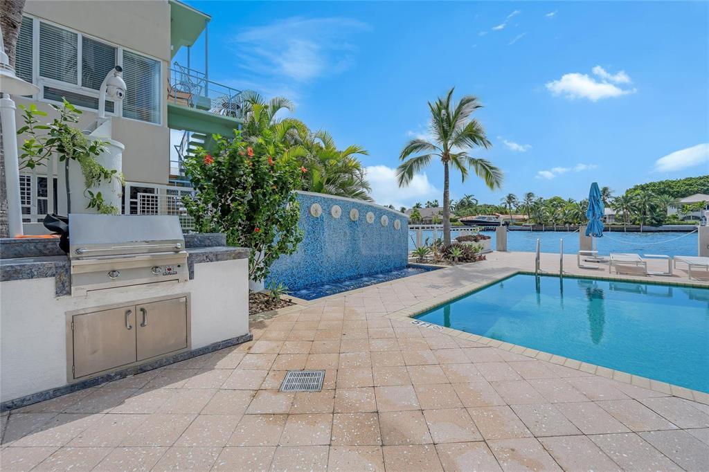 715 Bayshore Drive 606