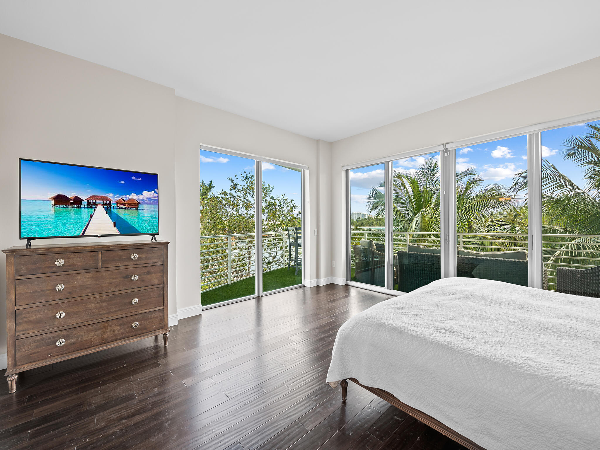 444 Hendricks Isle 301