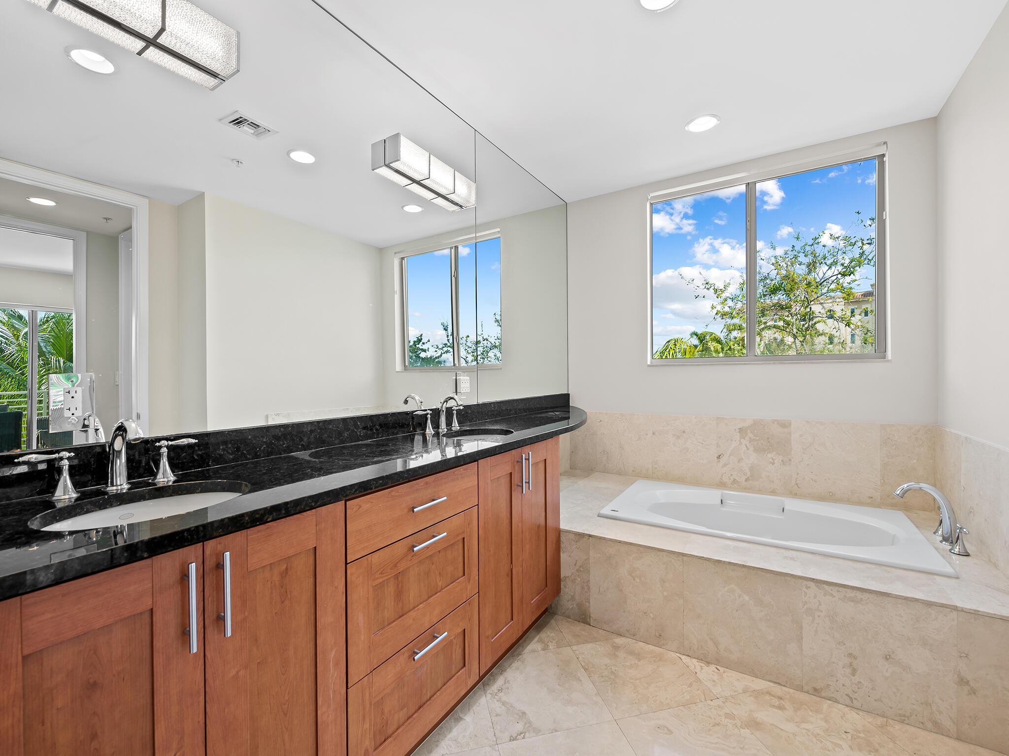 444 Hendricks Isle 301