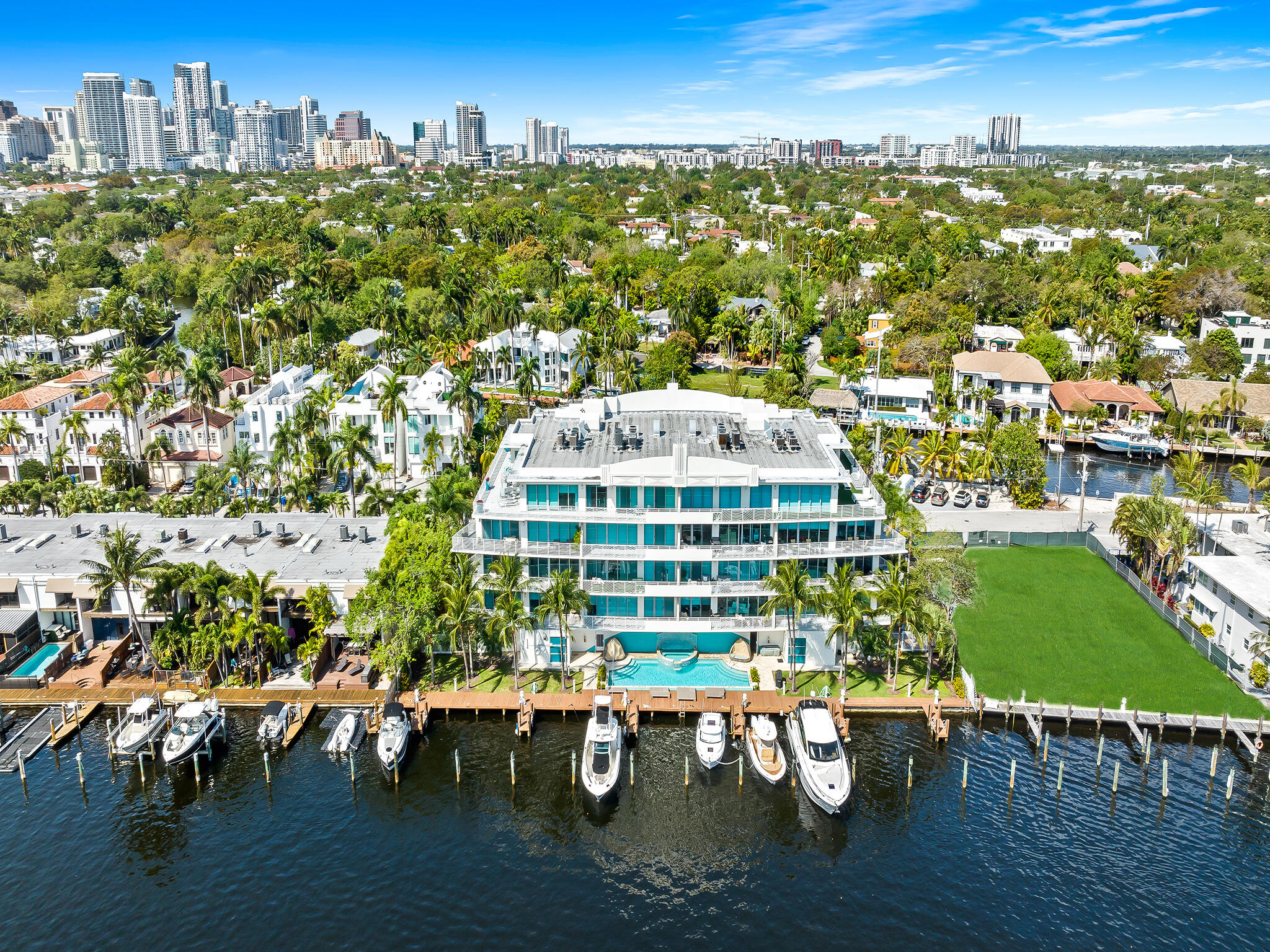 444 Hendricks Isle 301