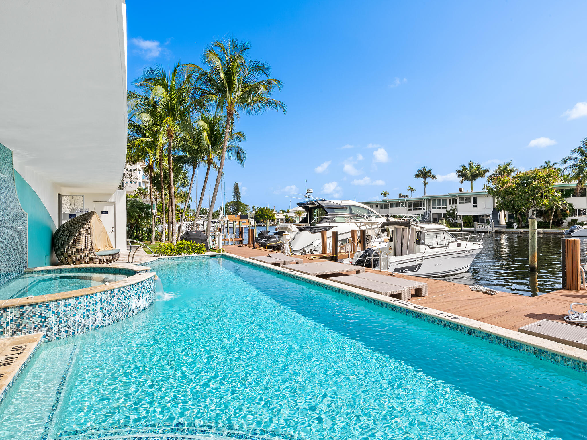 444 Hendricks Isle 301