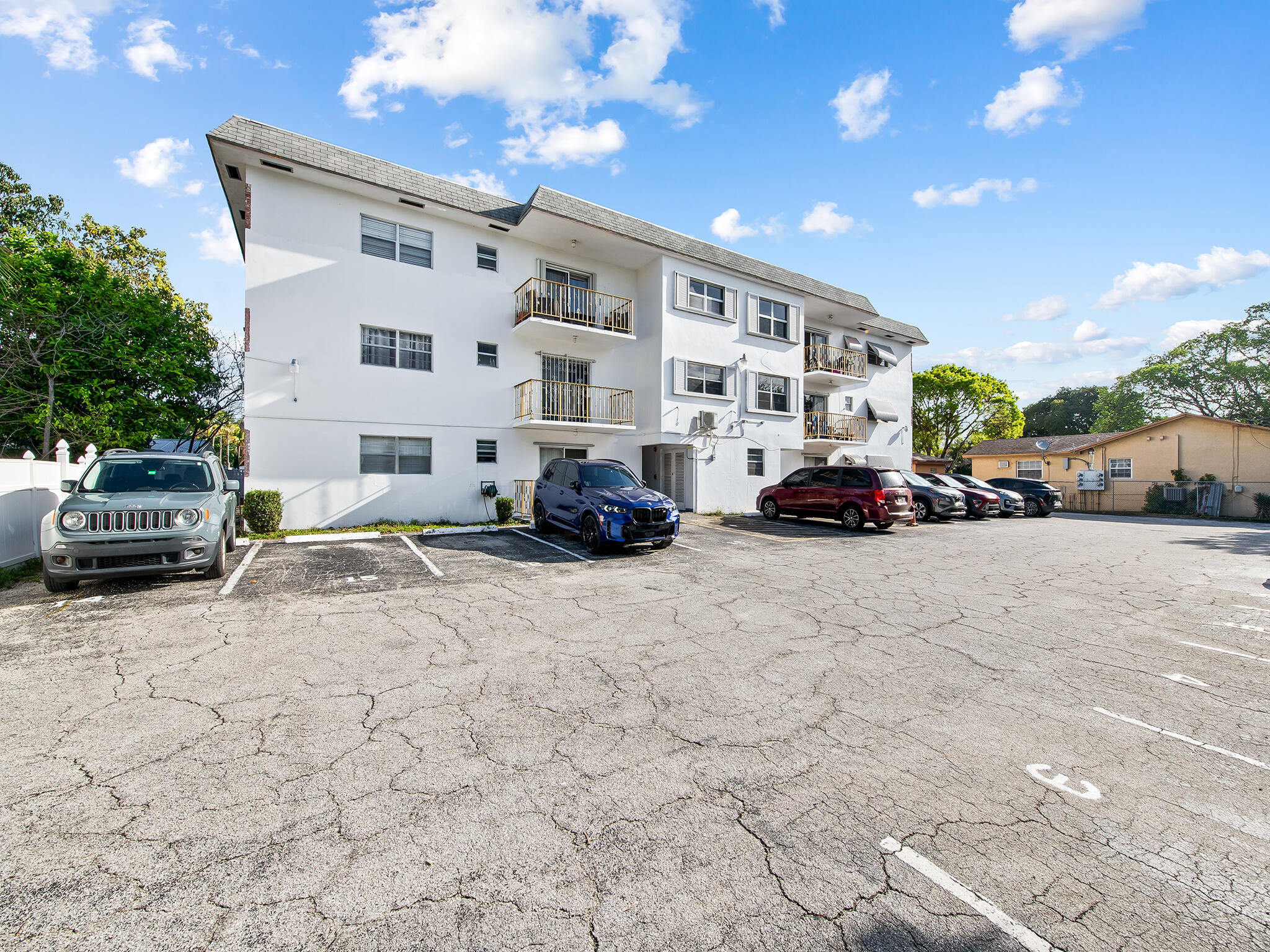 2238 Monroe Street 306