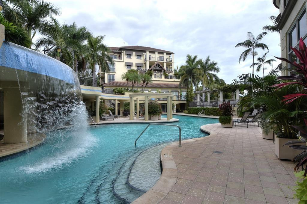 2631 NE 14th Ave Unit: 209