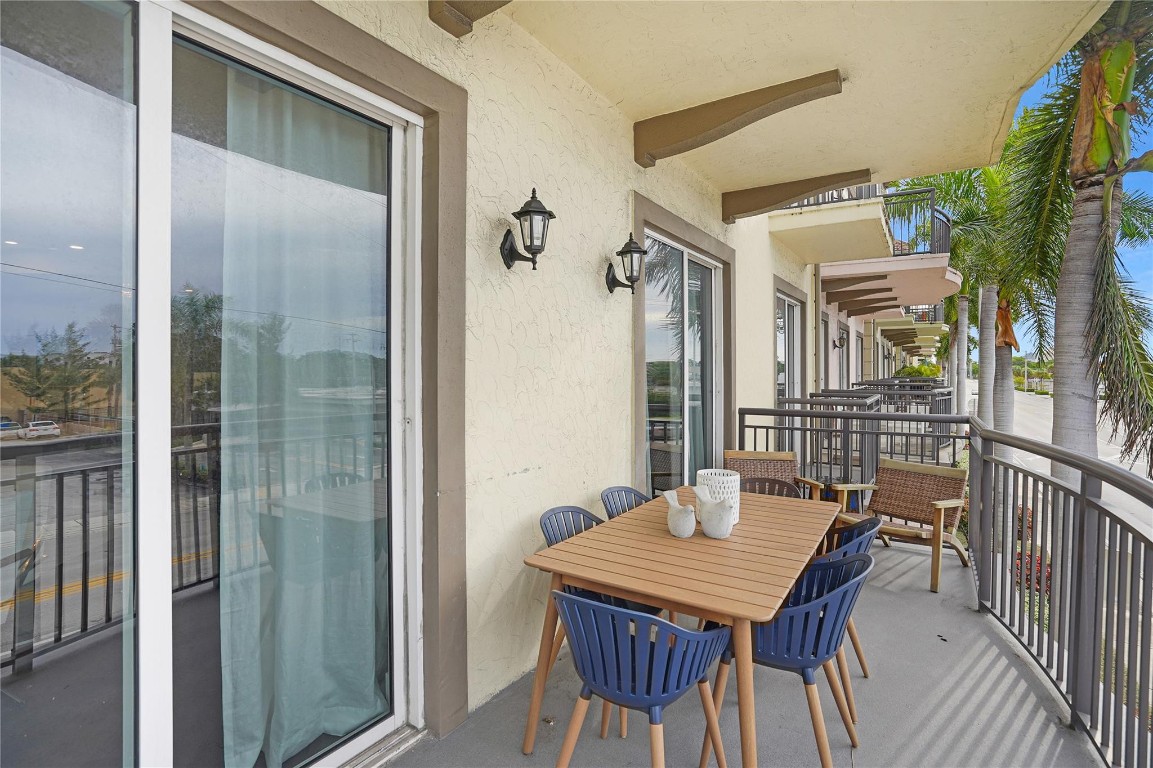 2631 NE 14th Ave Unit: 209