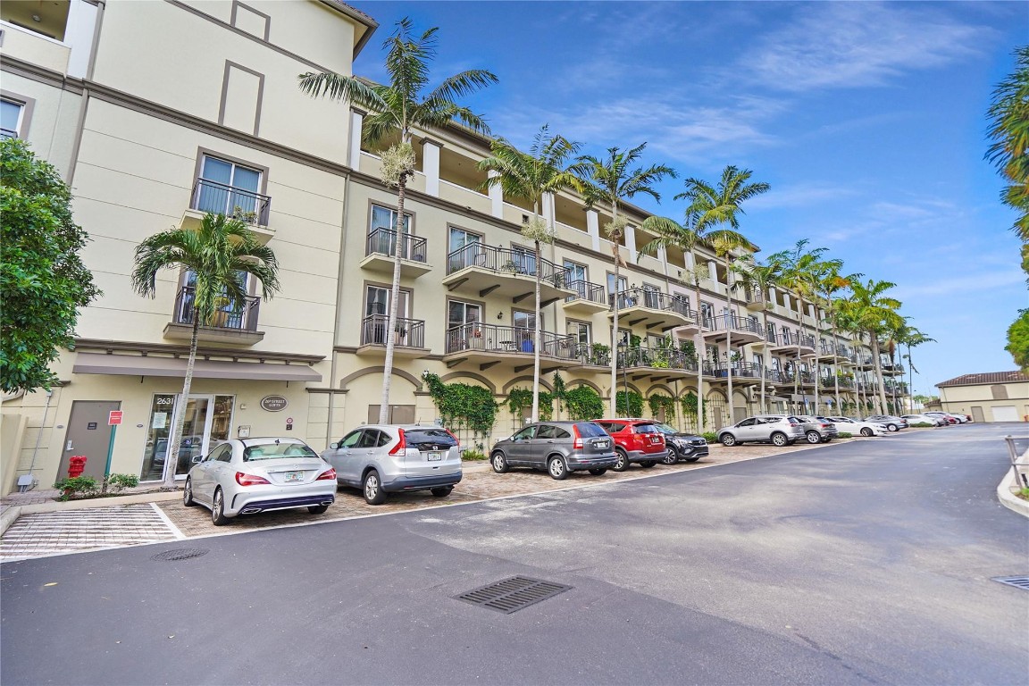 2631 NE 14th Ave Unit: 209