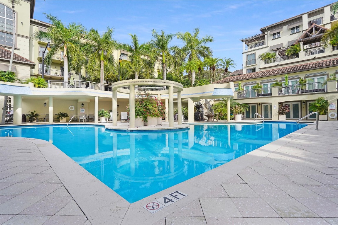 2631 NE 14th Ave Unit: 209