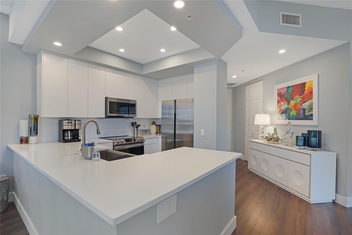 2631 NE 14th Ave Unit: 209