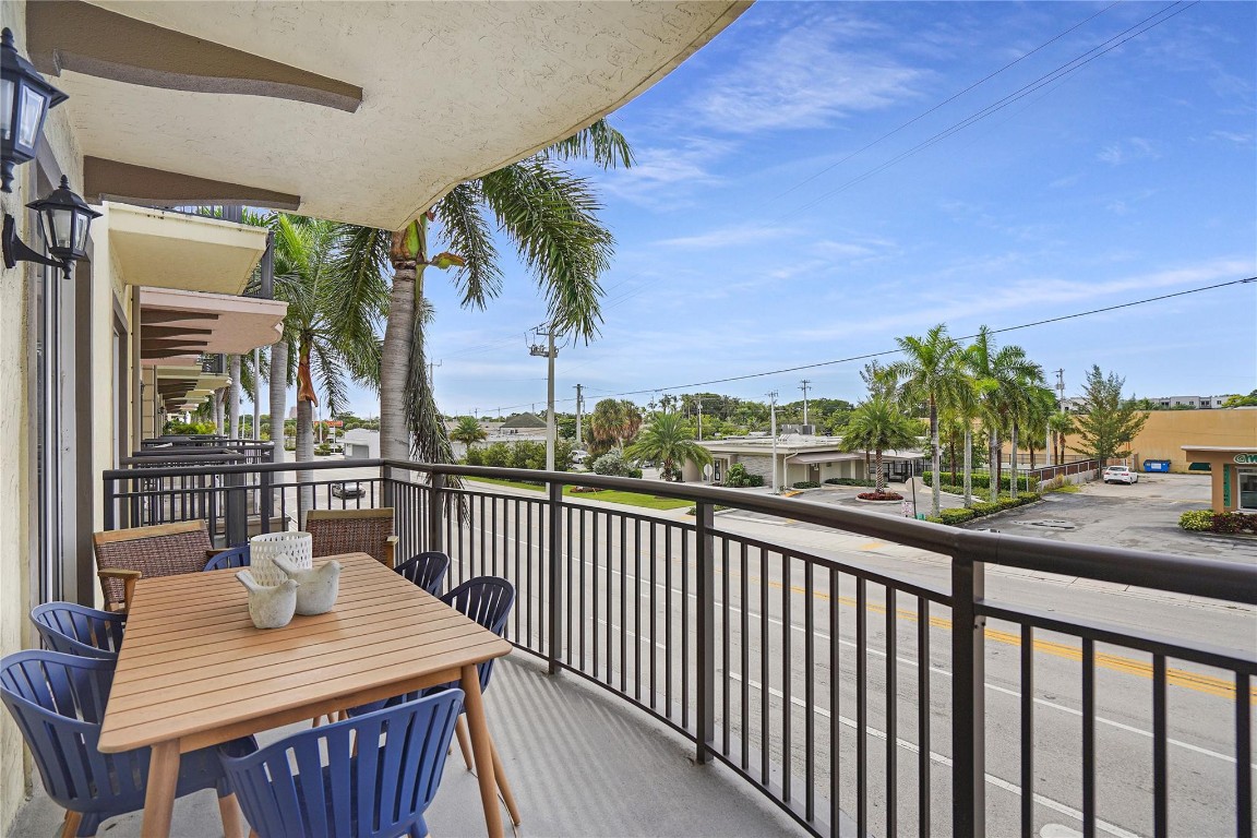 2631 NE 14th Ave Unit: 209