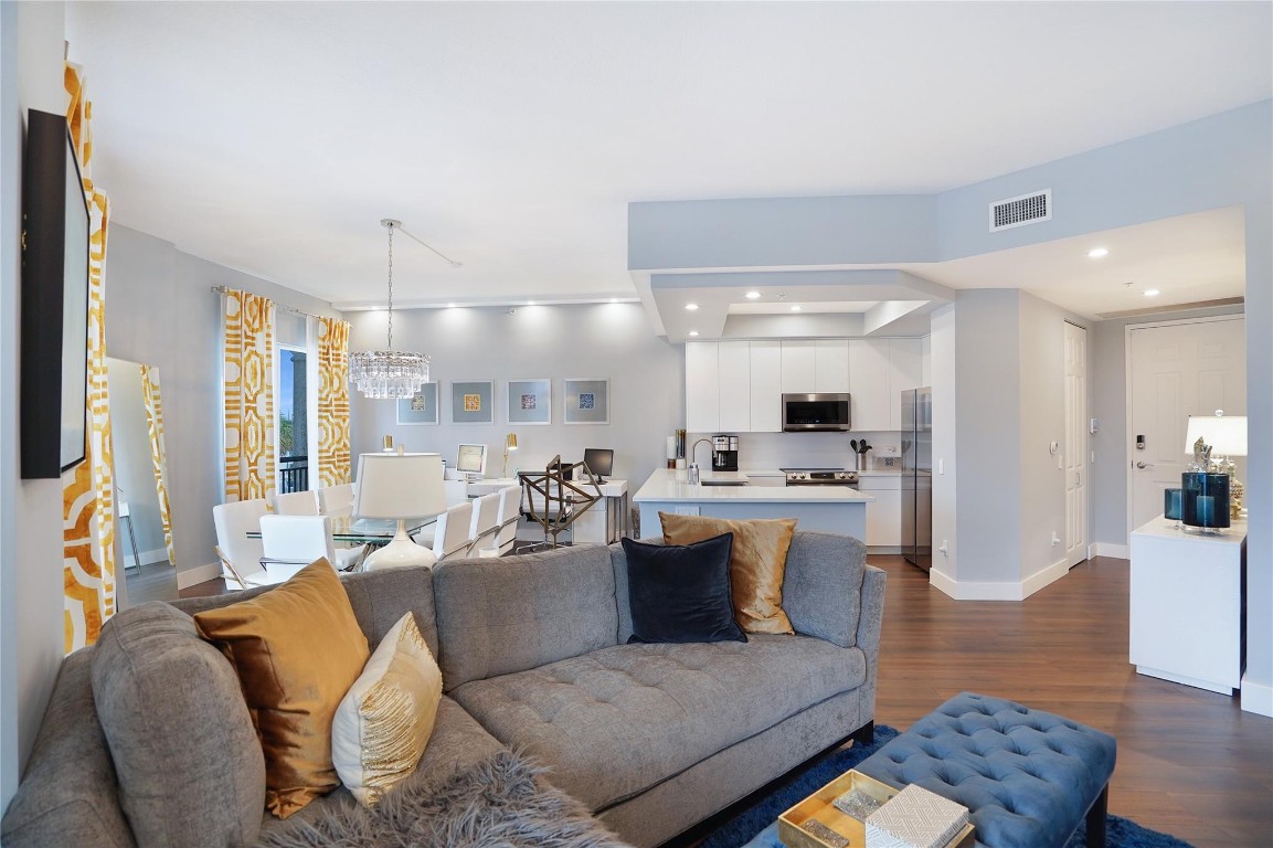 2631 NE 14th Ave Unit: 209