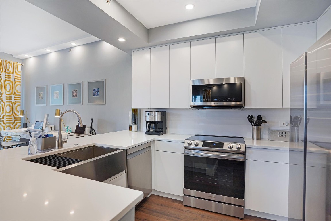 2631 NE 14th Ave Unit: 209