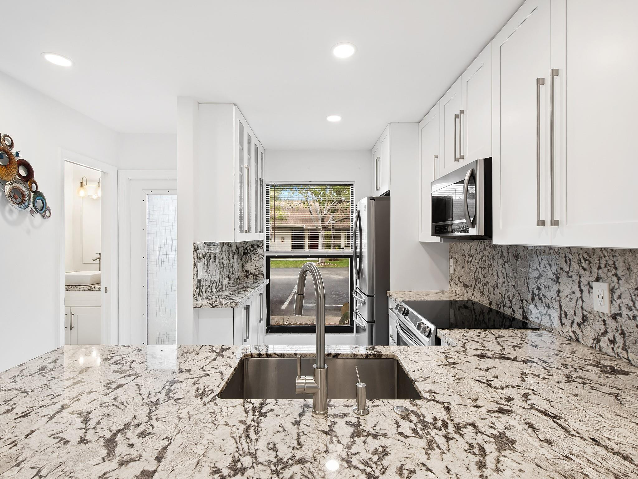 3084 S Oakland Forest Dr 1402