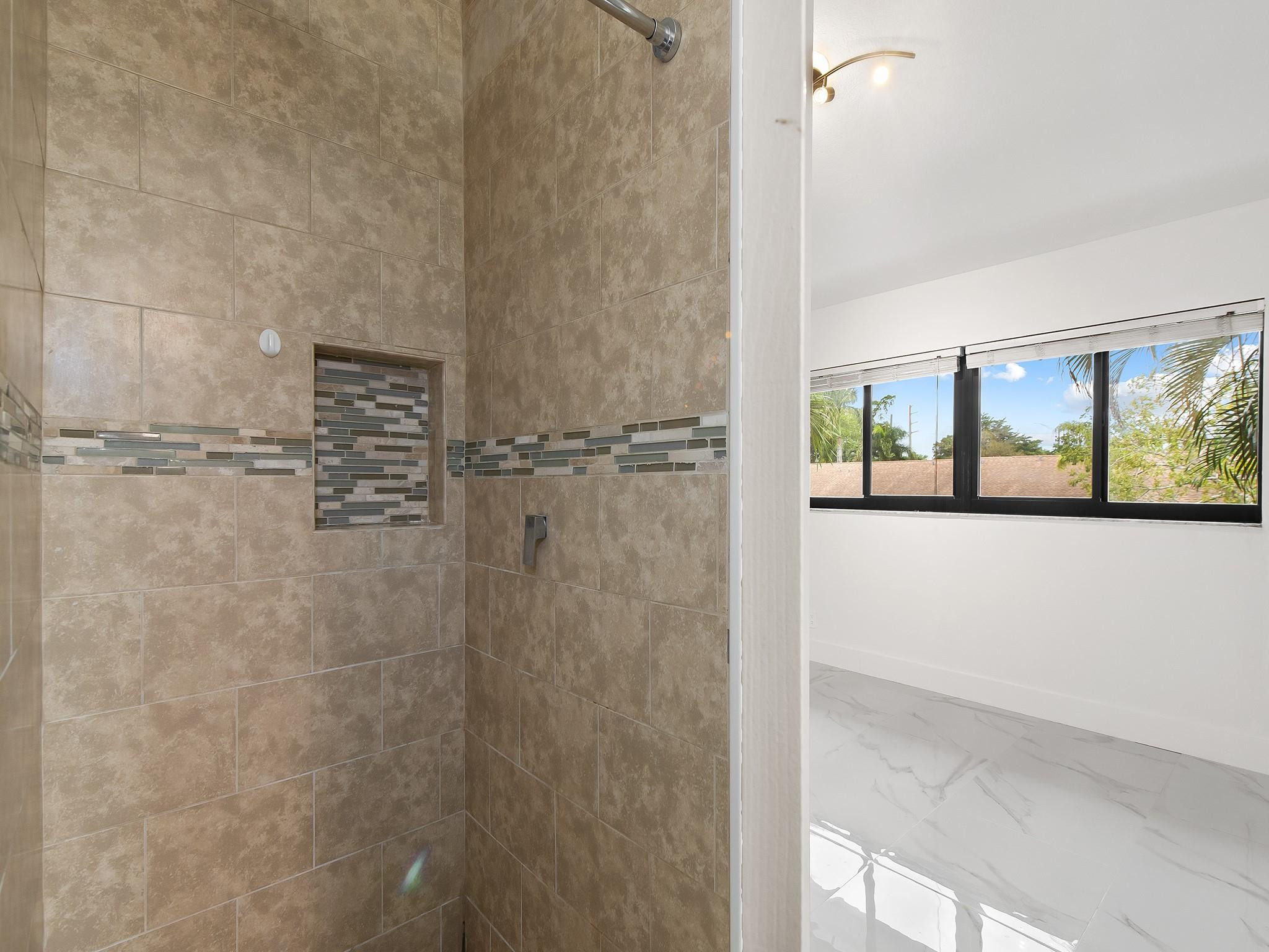 3084 S Oakland Forest Dr 1402