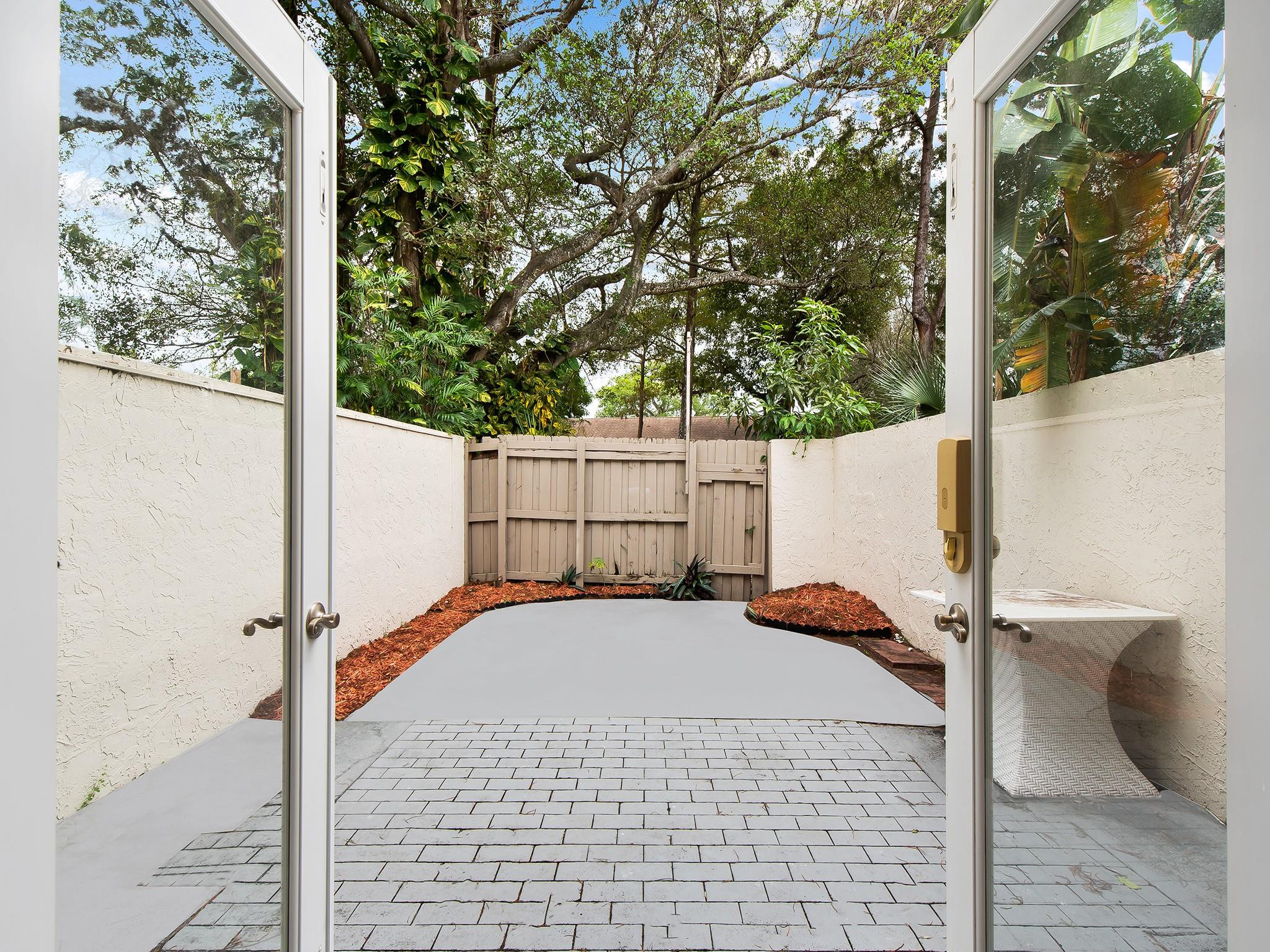 3084 S Oakland Forest Dr 1402