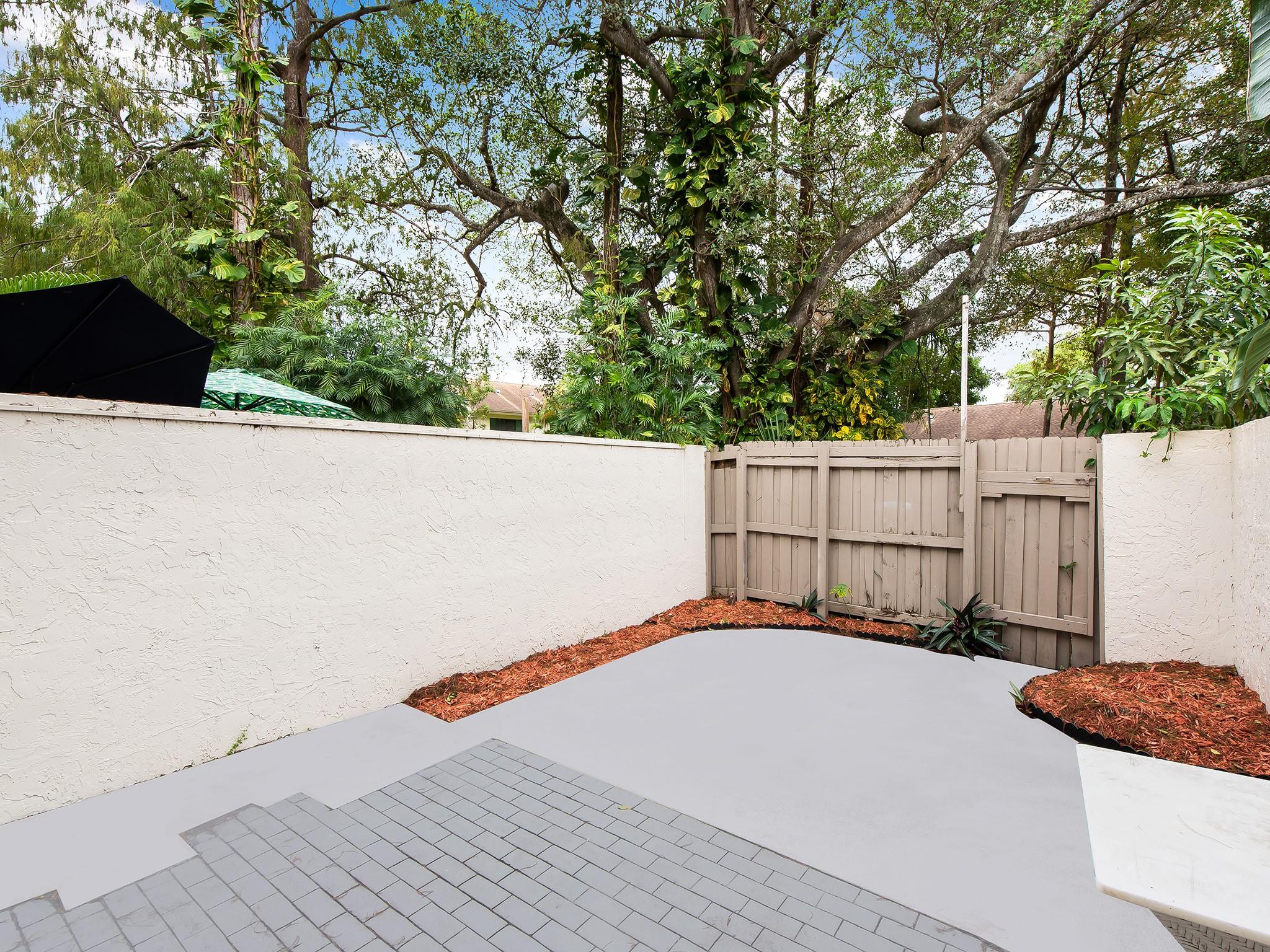 3084 S Oakland Forest Dr 1402