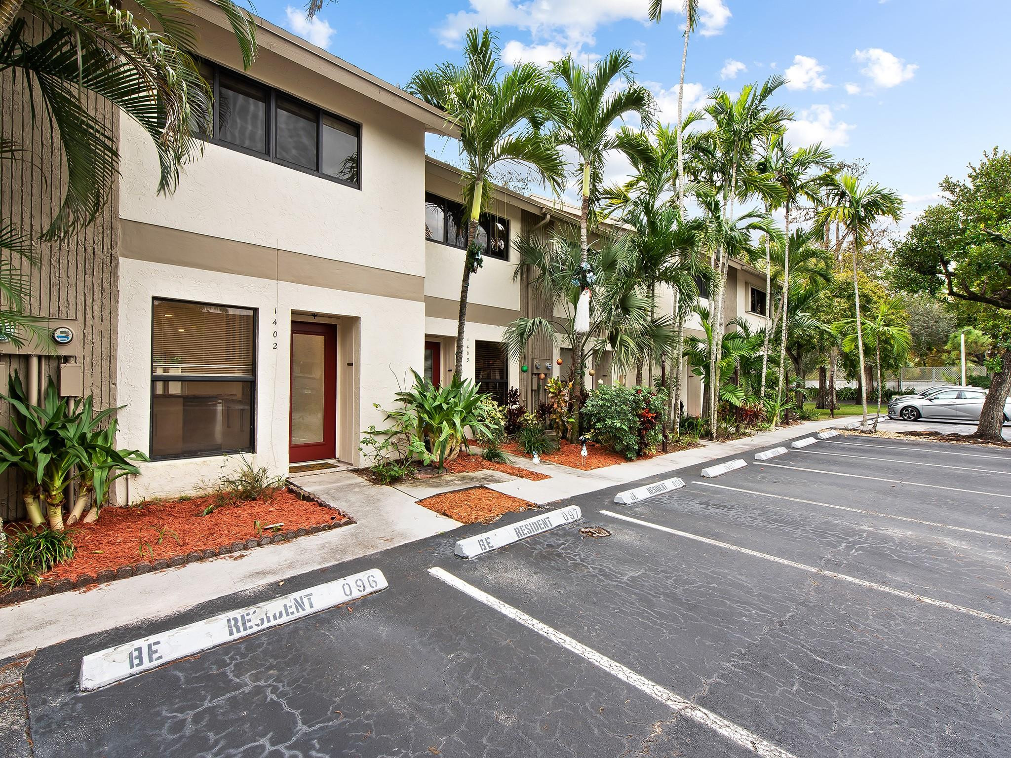 3084 S Oakland Forest Dr 1402