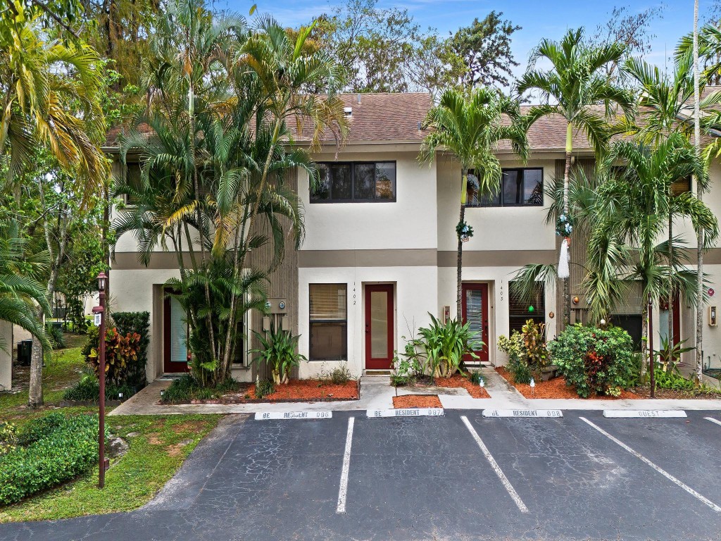 3084 S Oakland Forest Dr 1402