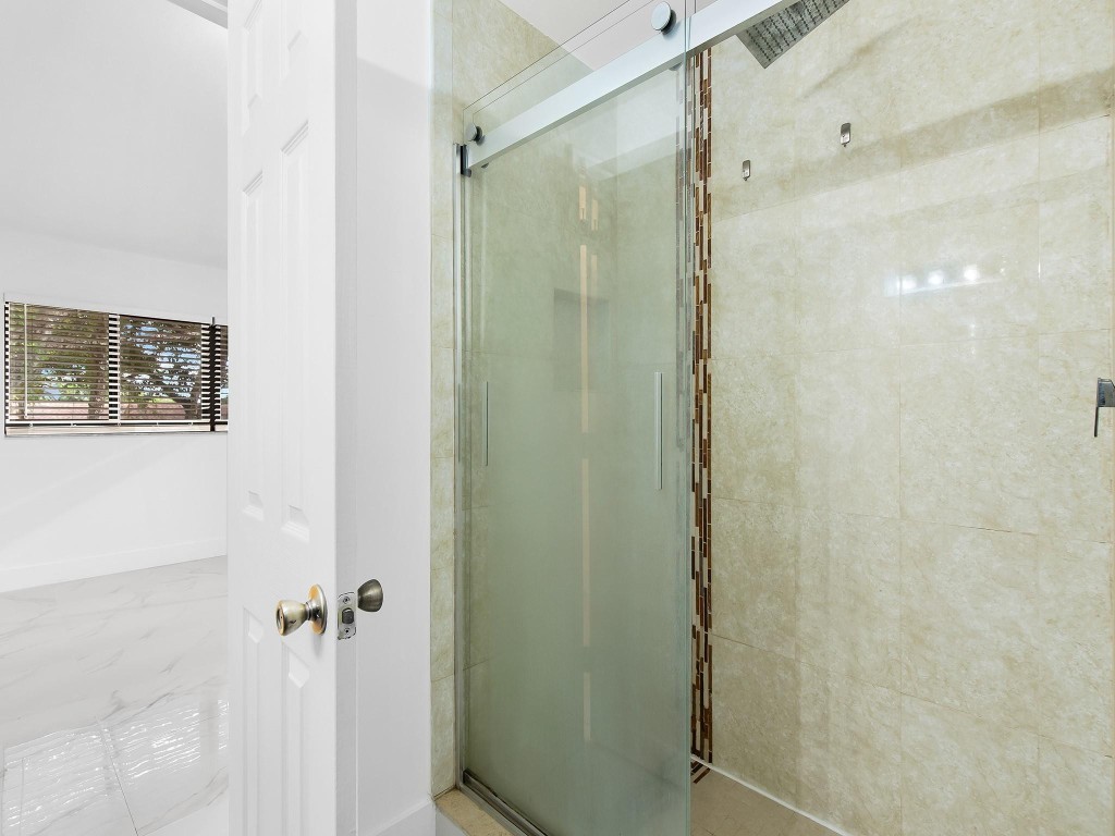 3084 S Oakland Forest Dr 1402