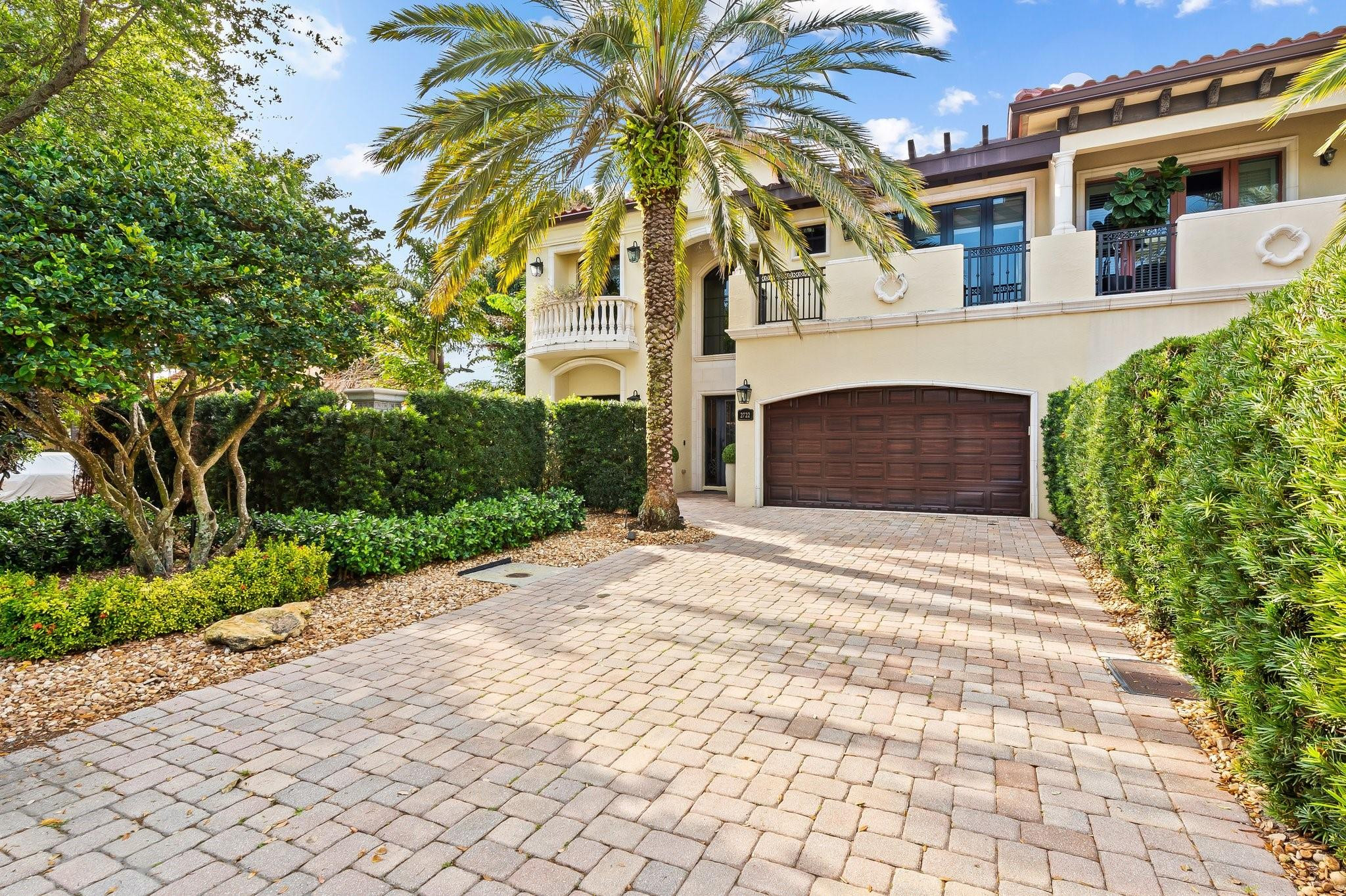2722 NE 20th Ct