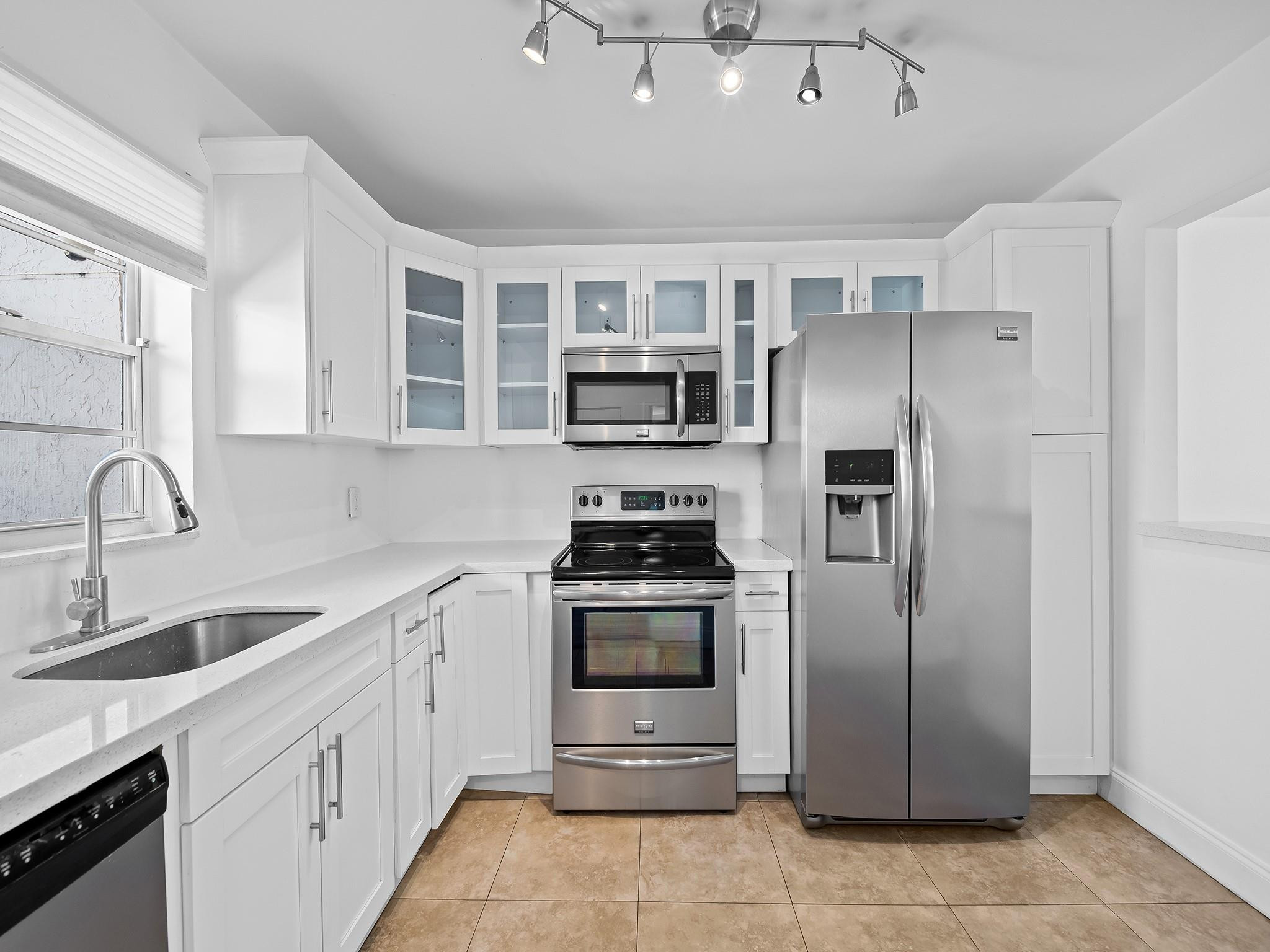 2571 Aragon Blvd 318