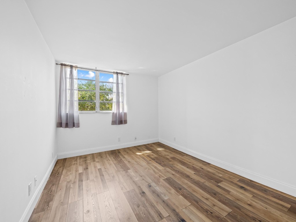 2571 Aragon Blvd 318