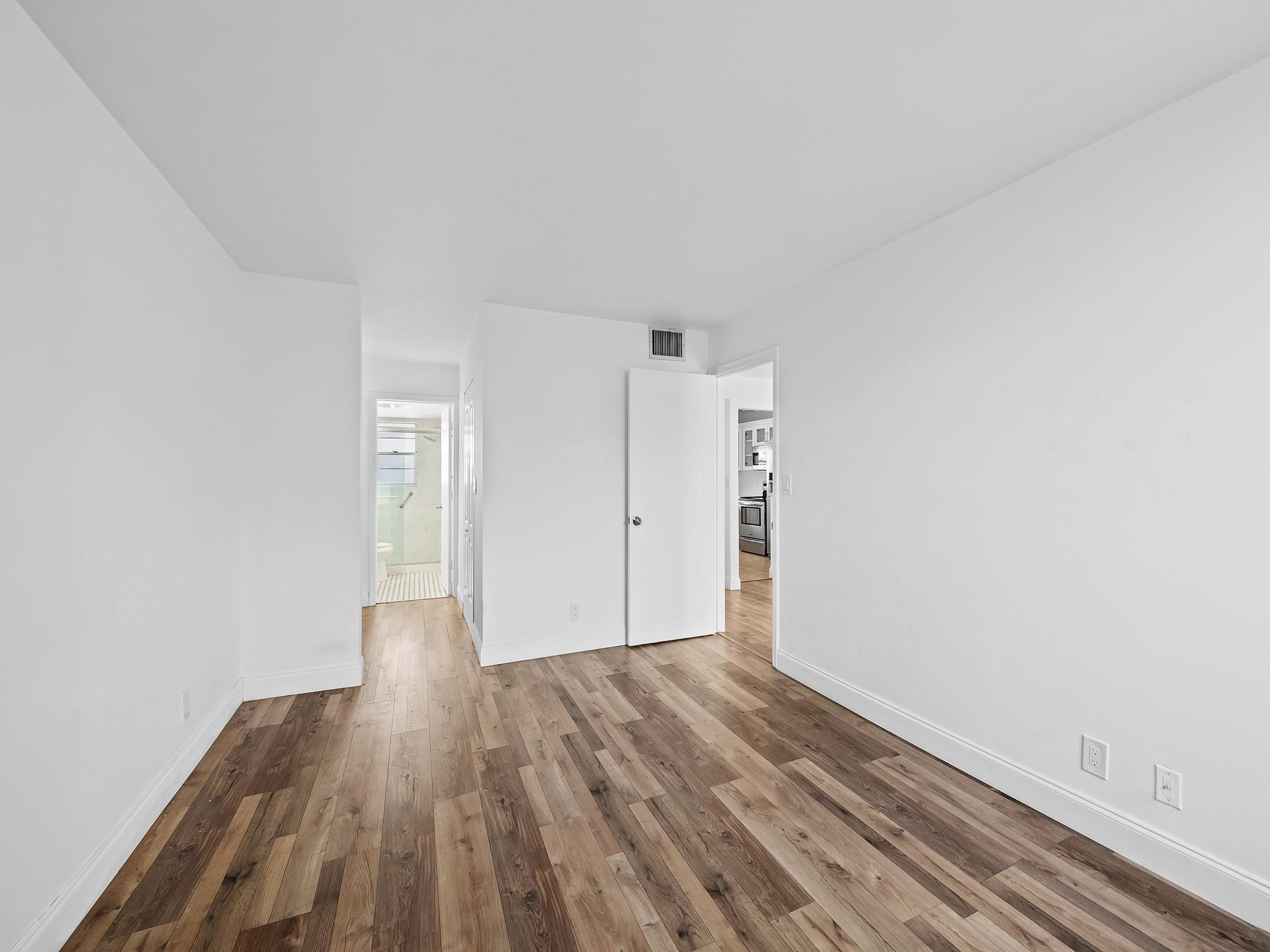 2571 Aragon Blvd 318