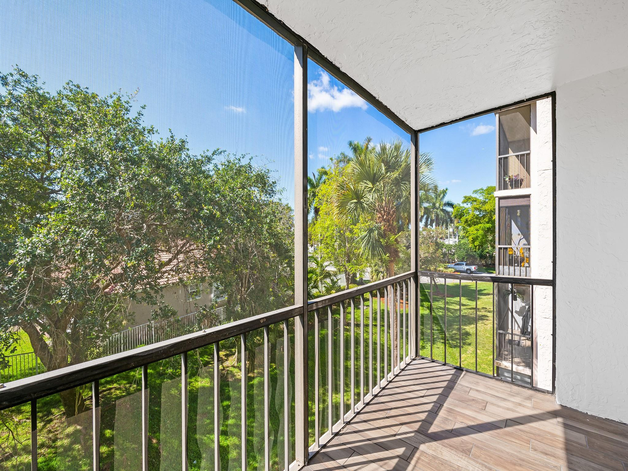 2571 Aragon Blvd 318