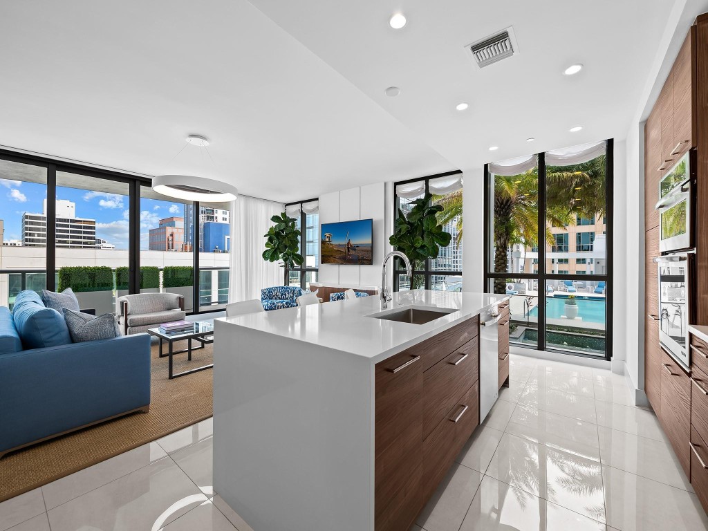 100 E Las Olas Blvd 1701