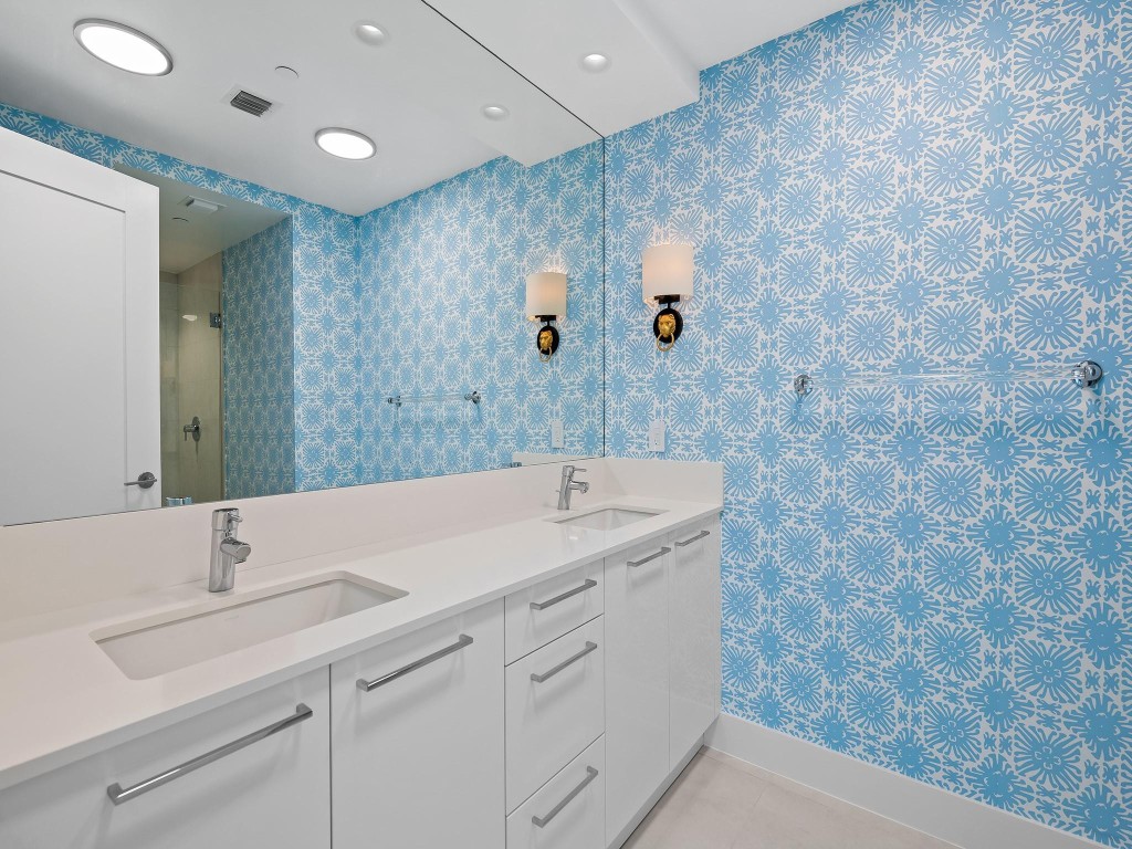 100 E Las Olas Blvd 1701