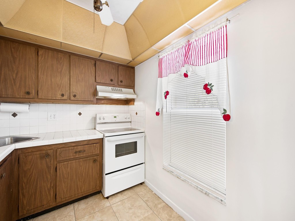 5750 NW 64th Ave 305