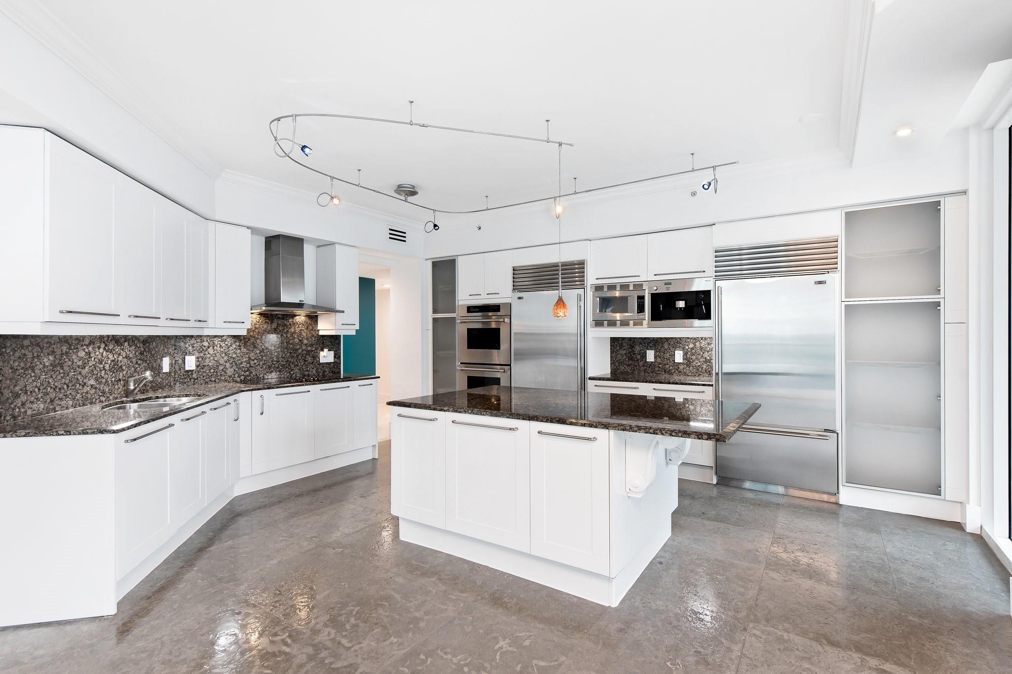 333 Las Olas Way 2910