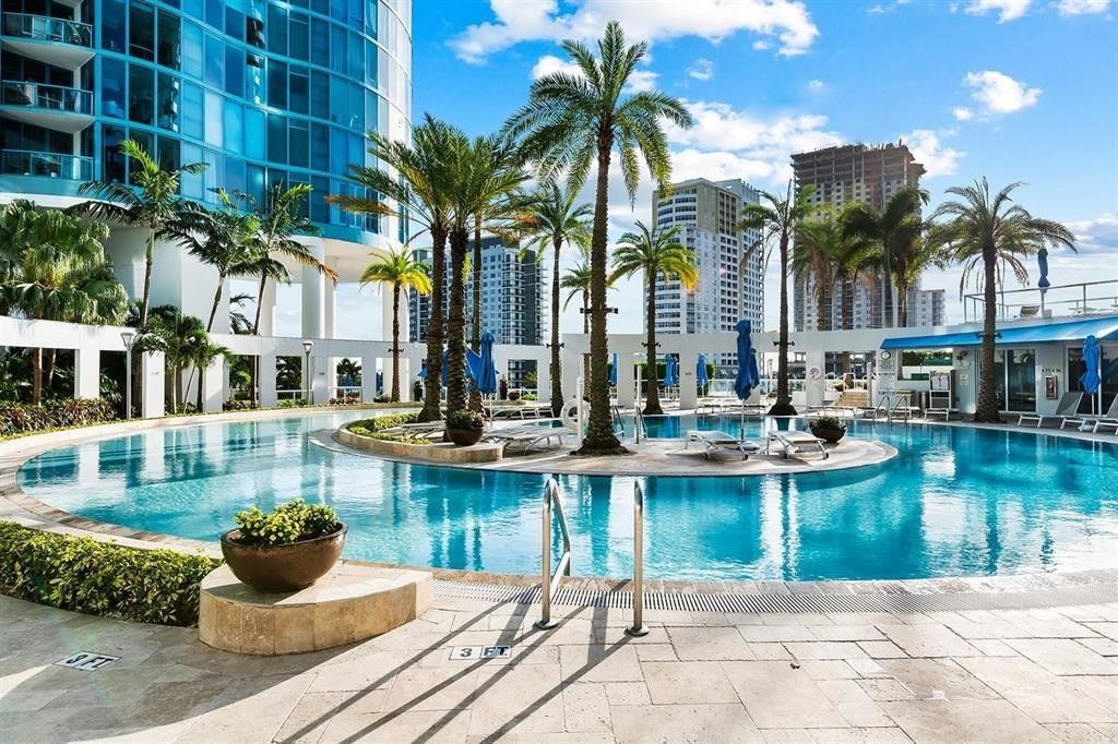 333 Las Olas Way 2910