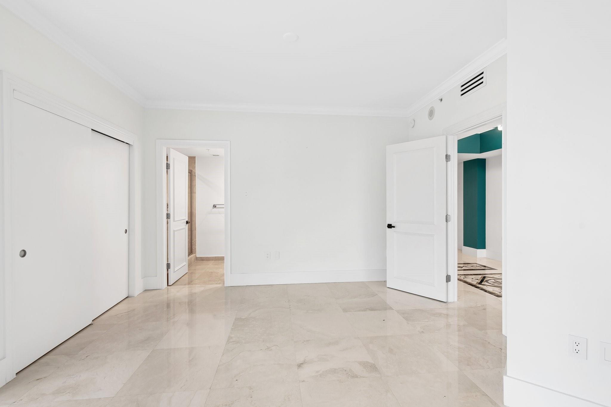 333 Las Olas Way 2910